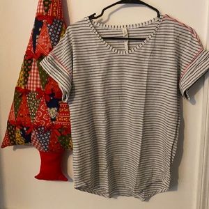 Lululemon tee with contrast neon stitching